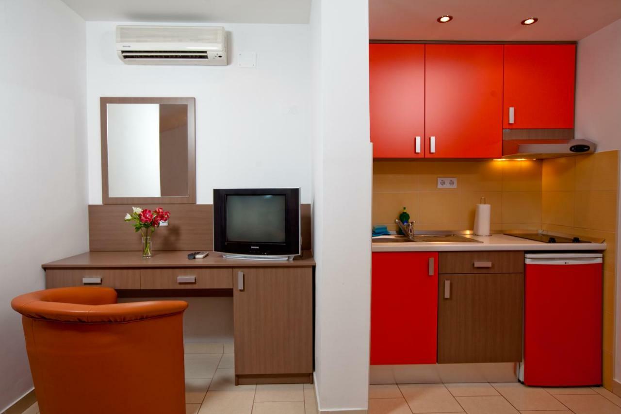Apartments Smiljka II Tucepi Exterior photo