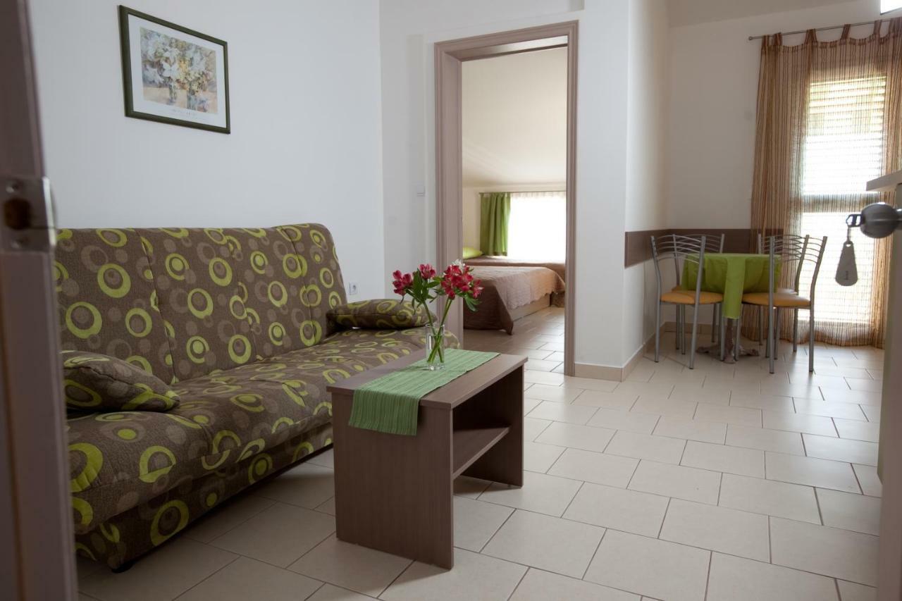 Apartments Smiljka II Tucepi Exterior photo
