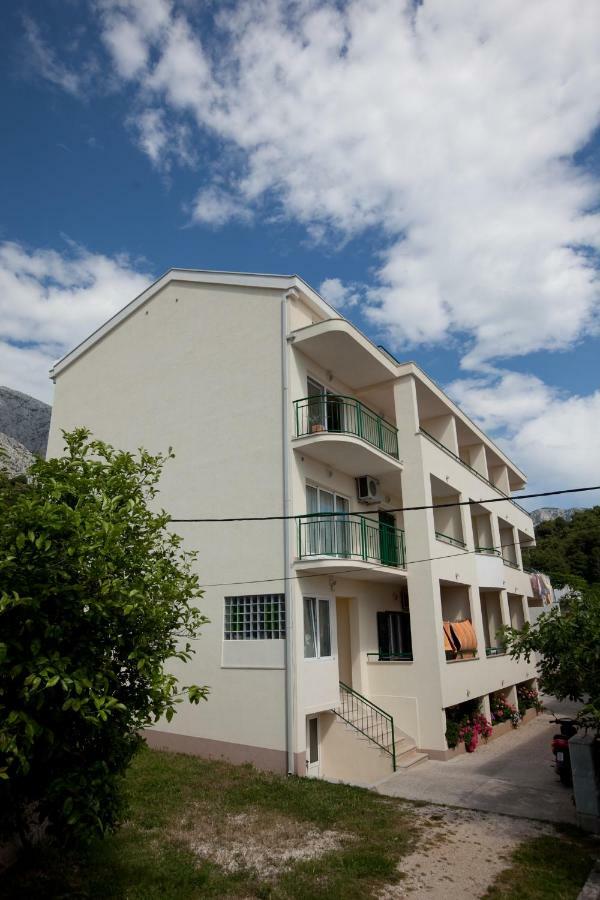Apartments Smiljka II Tucepi Exterior photo